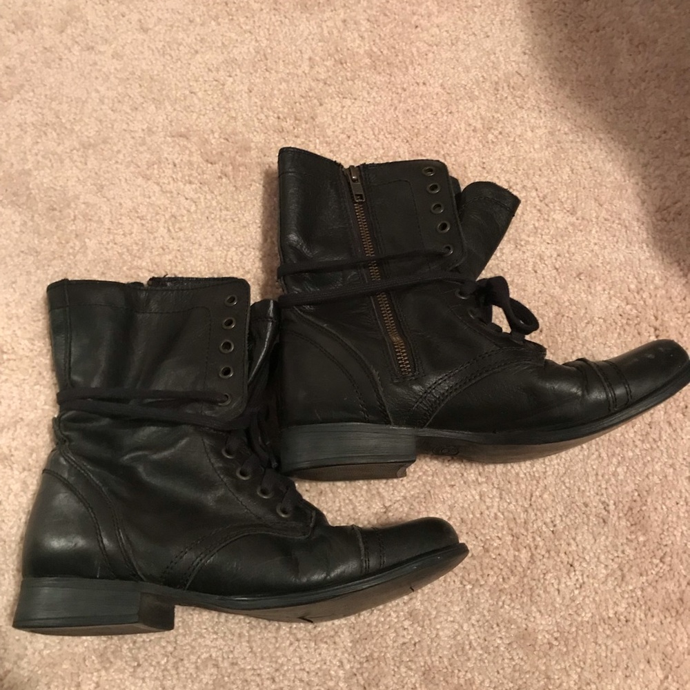 Black Steve Madden combat boots
